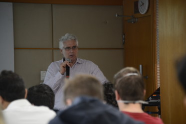Presidente do Secovi-SP, Ely Wertheim, durante primeira aula do curso